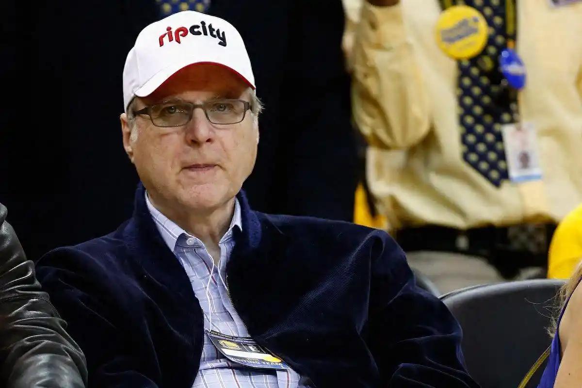 杨瀚森尚未登陆NBA,开拓者已迎来新东家,这位神秘买家究竟是谁?