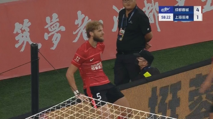 蓉城四度破门扩大优势，莱切特头球建功锁定胜局