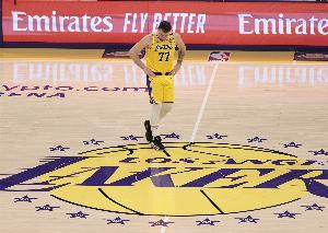 美记：东契奇参与了湖人对艾顿&amp;斯玛特的招募过程