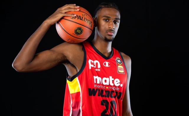 1718541291425022042.png 开云体育-24状元热门:法国独角兽vs锋线潜力股vs康大巨灵神