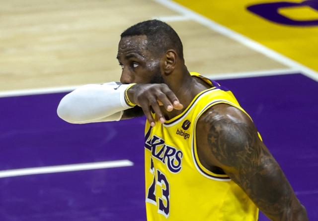 1711786890691058899.png 开云体育官网-四天三战湖人严重透支 附加赛主场保卫战号角吹响