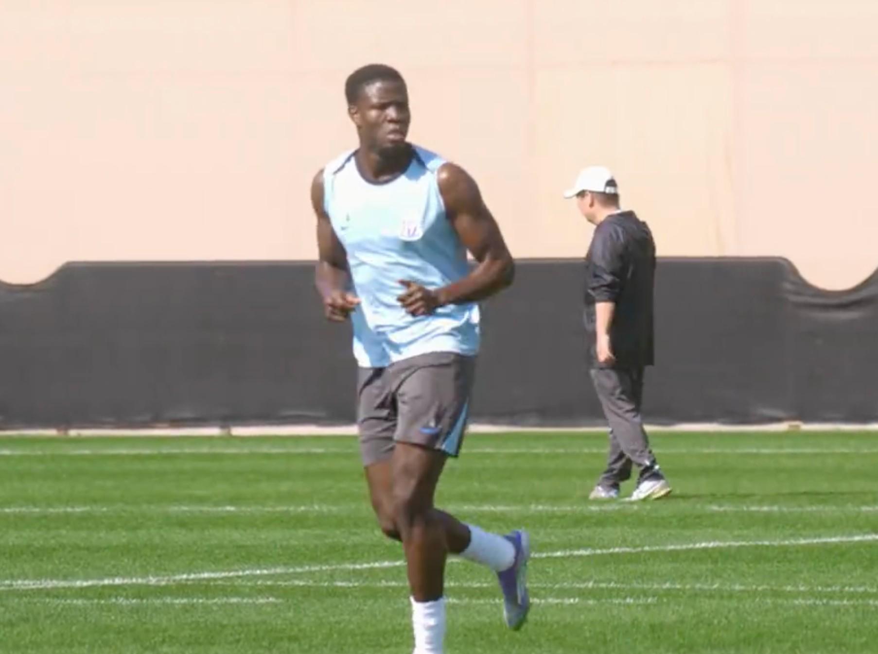 开云体育-记者:申花队员对盖伊的印象就是“壮”,在身前就是一堵墙