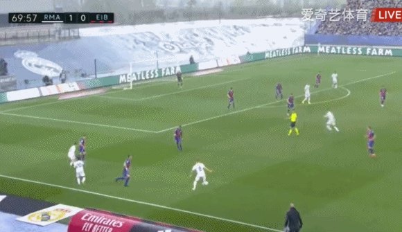 1617465084716019971.gif 开云体育-【西甲】阿笑本泽马破门 皇马3进球被吹2比0埃瓦尔